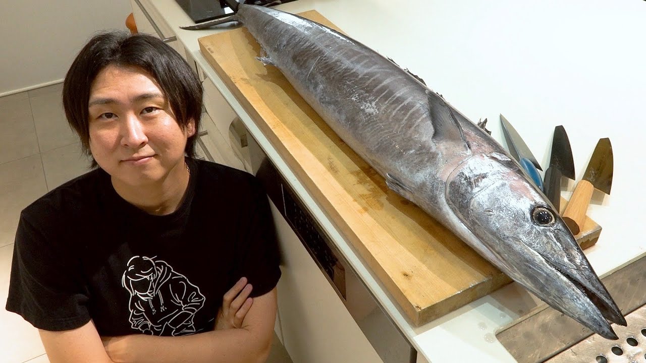 【ほぼ無修正】市場の片隅にころがってた巨大な『オキザワラ』捌いて食べてみた。