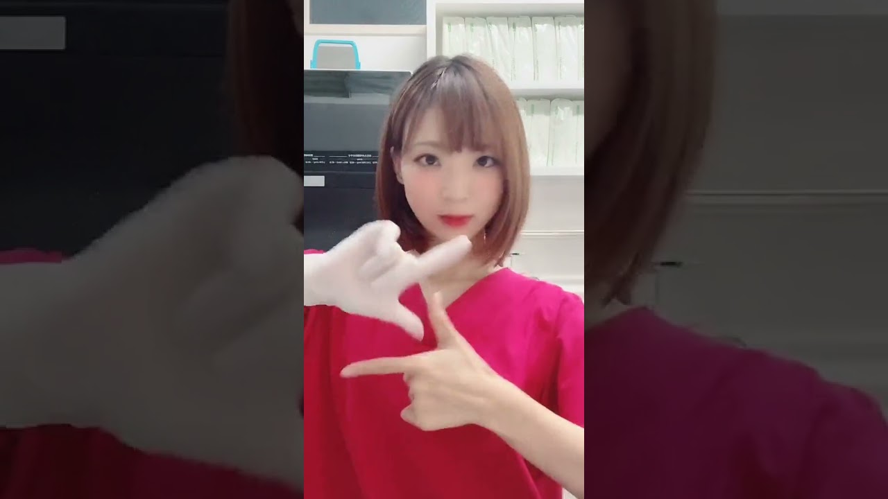 床に落ちたグローブを撮影用に。笑  #shorts