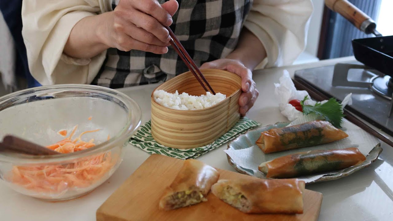 【お弁当作り】たった2つの材料で！とろっとサクッと春キャベツの春巻き弁当bento＃781