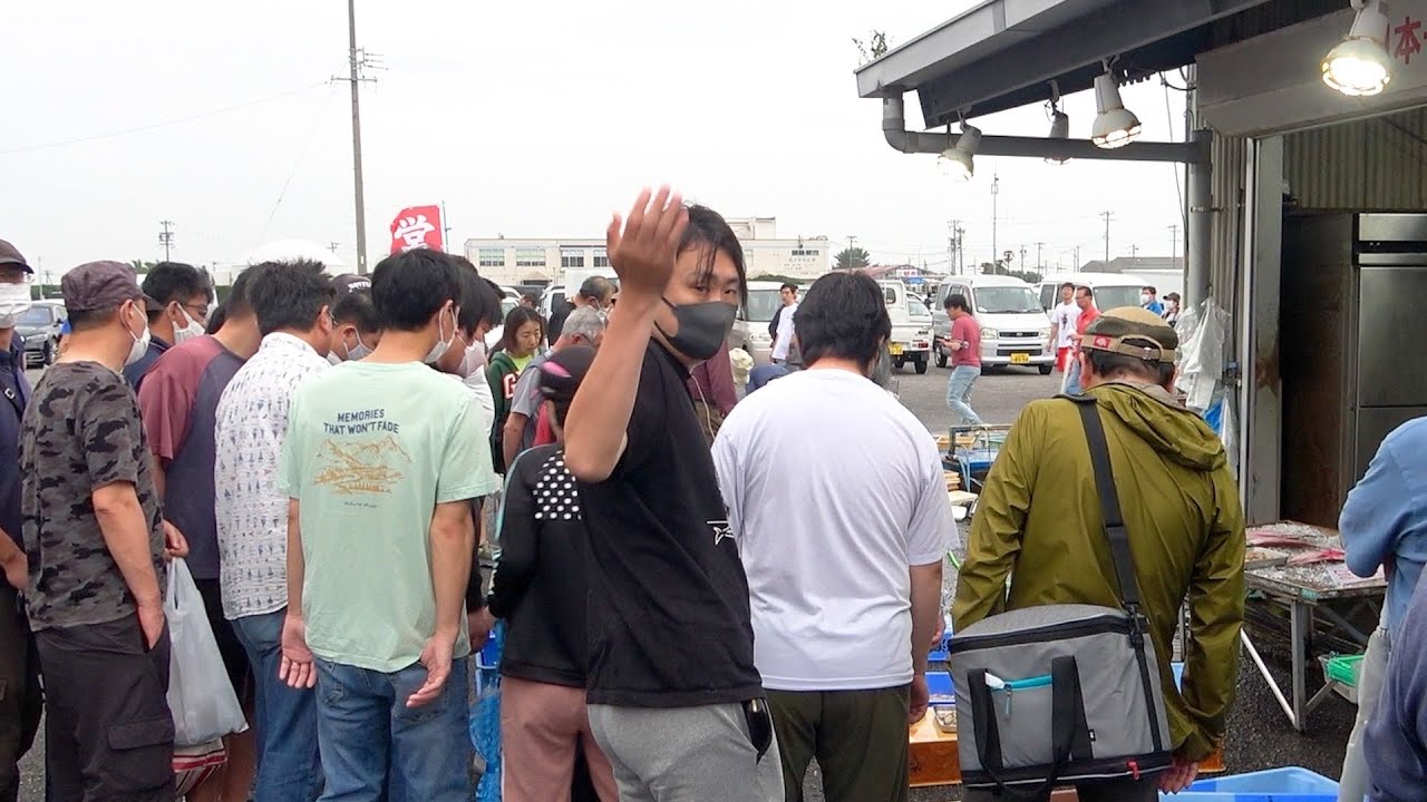 【朝5時】人だかりになってる所にとんでもない魚が！？即買いしてみた。