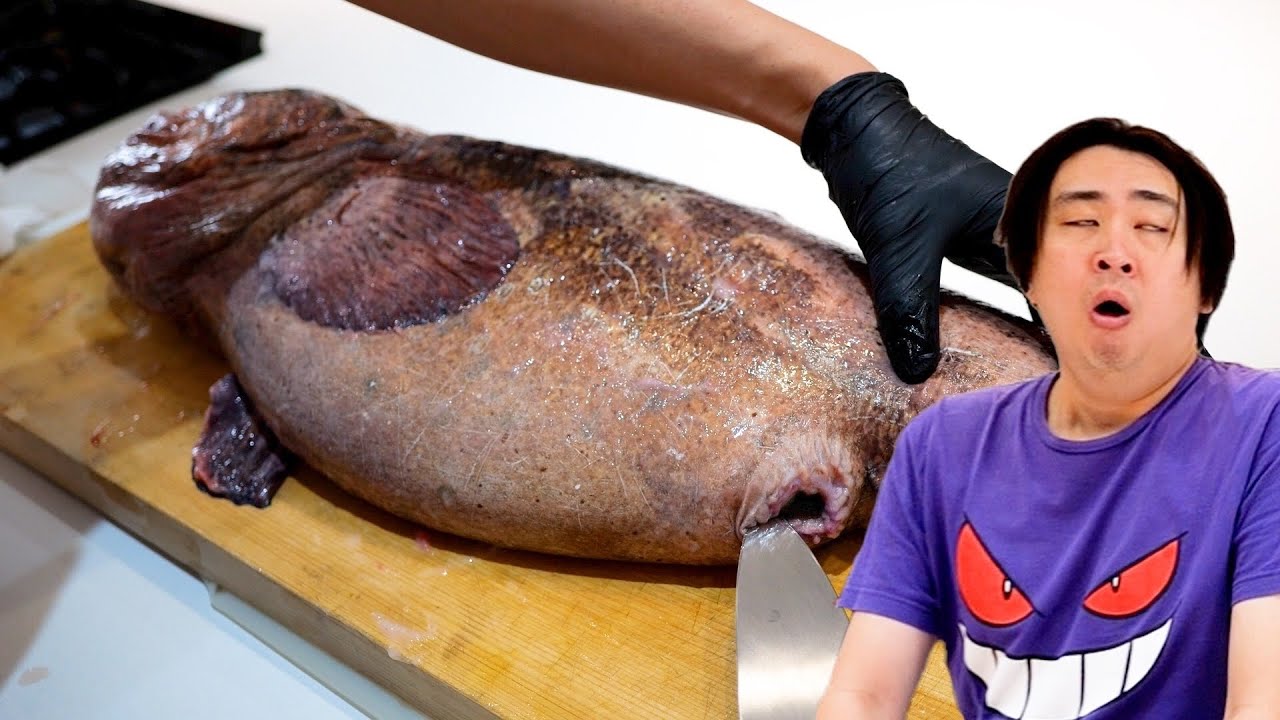 【ヴォエ】市場で初めて見る魚を買ったら、お腹の中からヤバすぎるものが大量に出てきました。。